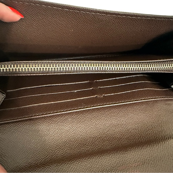 Louis Vuitton Damier Ebene Sarah Long Wallet - Picture 8 of 15
